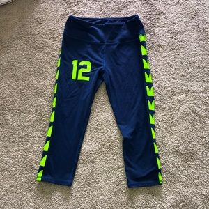 Capri leggings teen extra small.